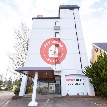 Oyo Joetsu City Hotel Kasugayama Екстер'єр фото