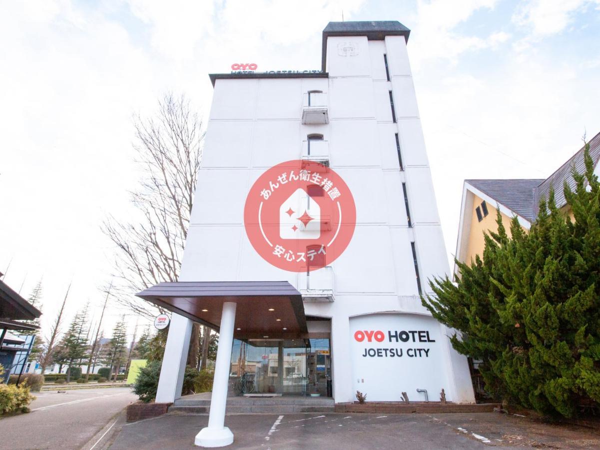 Oyo Joetsu City Hotel Kasugayama Екстер'єр фото