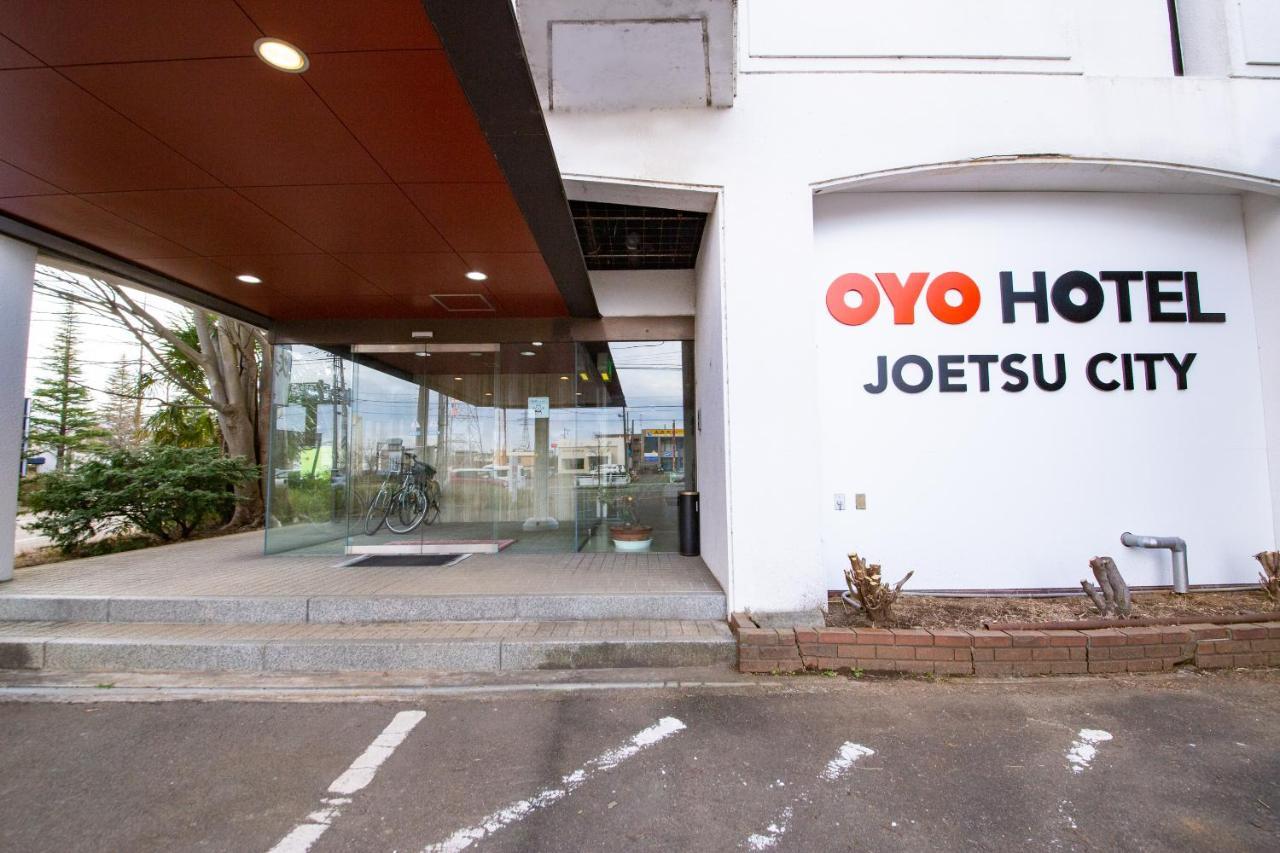 Oyo Joetsu City Hotel Kasugayama Екстер'єр фото