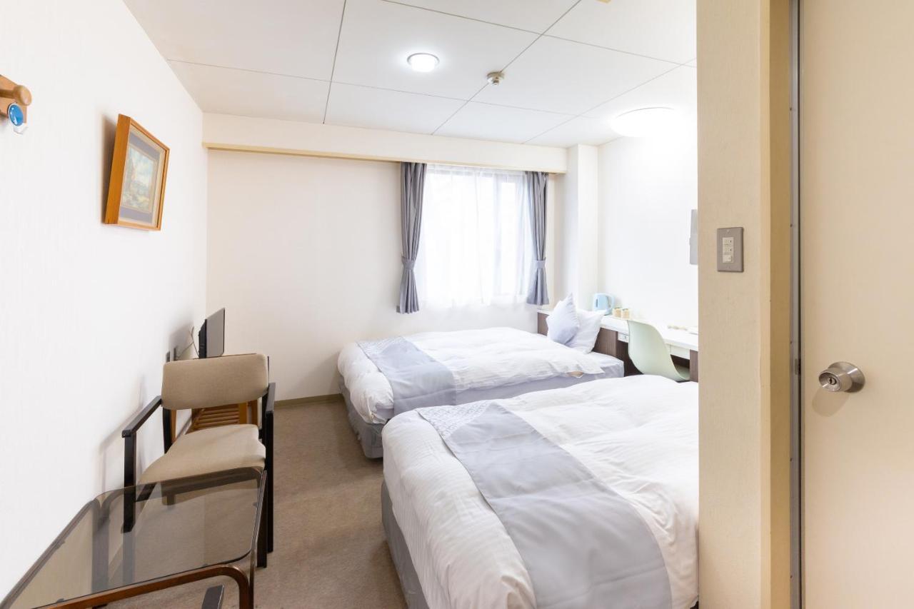 Oyo Joetsu City Hotel Kasugayama Екстер'єр фото